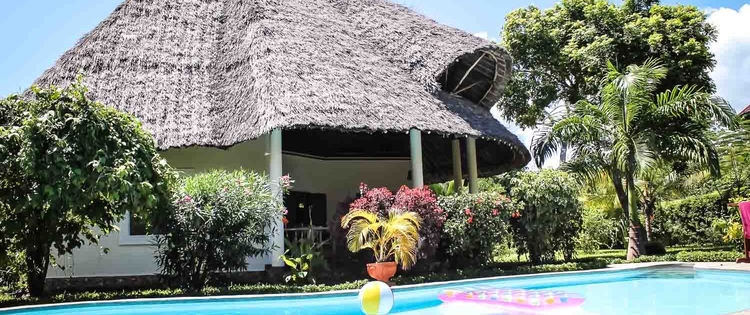 Die Villa wurde auf einem Grundstück mit 1.000 m² erbaut und bekam den Namen „KUISHI“(Leben) - Villa-Kuishi - Diani Beach - Kenia - Ihr exklusives Ferienhaus unter der Sonne Ostafrikas